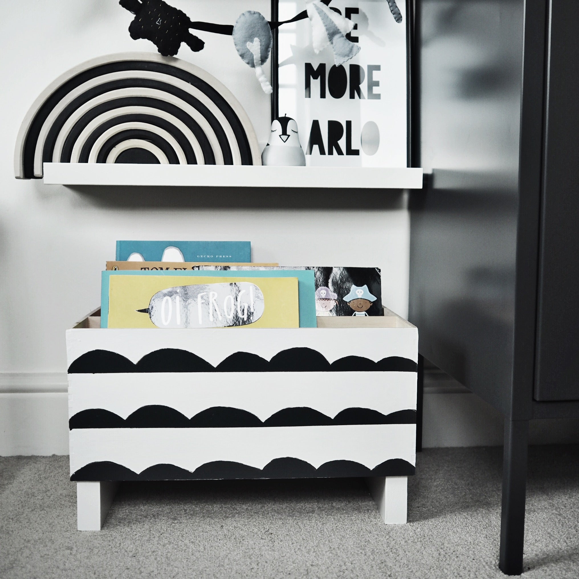 How to upcycle Ikea Moppe for children's book storage
